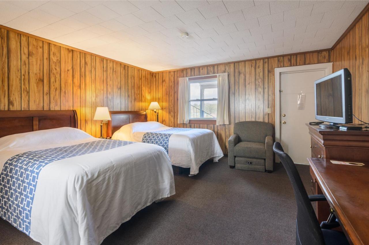 Knob Hill Motor Lodge Hillsville Exterior photo