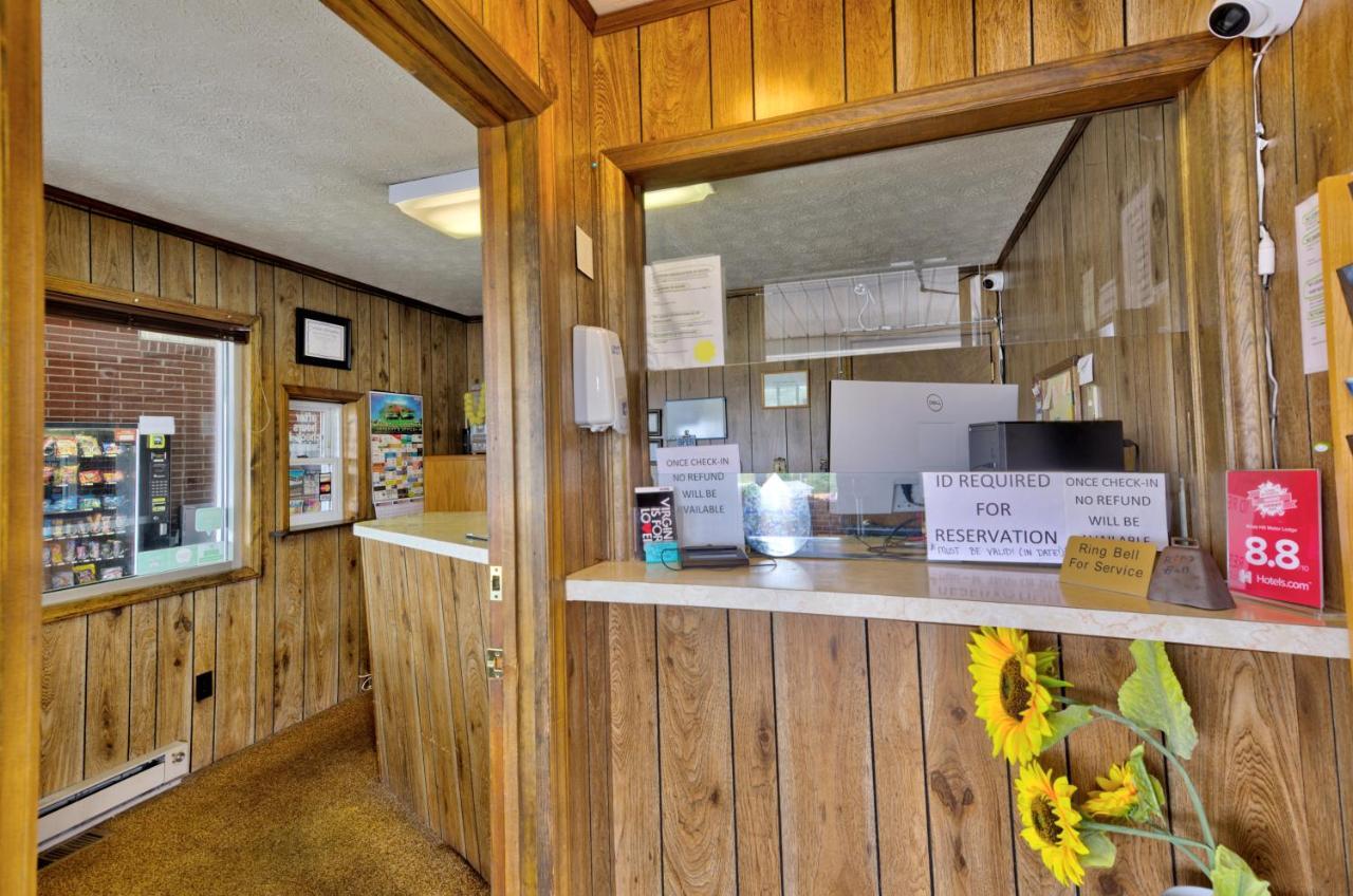 Knob Hill Motor Lodge Hillsville Exterior photo