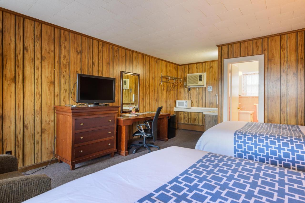 Knob Hill Motor Lodge Hillsville Exterior photo